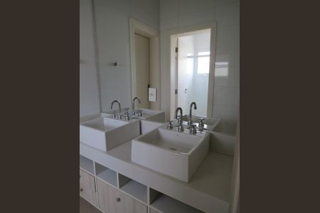 Casa de condomínio para alugar com 315m², 4 quartos e 4 vagasFoto 02