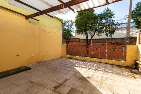 Casa para alugar com 210m², 3 quartos e 2 vagasQuintal da Frente