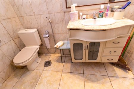 Casa para alugar com 210m², 3 quartos e 2 vagasBanheiro