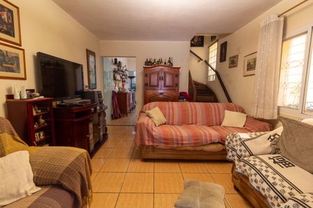 Casa para alugar com 210m², 3 quartos e 2 vagasSala