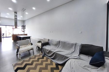 Casa de condomínio à venda com 201m², 4 quartos e 4 vagas Casa de condomínio à venda com 201m², 4 quartos e 4 vagasSala de Estar