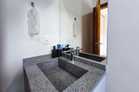 Casa de condomínio à venda com 201m², 4 quartos e 4 vagas Casa de condomínio à venda com 201m², 4 quartos e 4 vagasBanheiro da Suíte 2íte 2