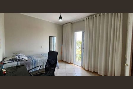 Casa à venda com 197m², 4 quartos e 2 vagas Casa à venda com 197m², 4 quartos e 2 vagasFoto 01