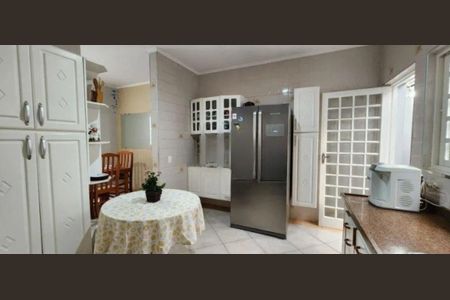 Casa à venda com 197m², 4 quartos e 2 vagas Casa à venda com 197m², 4 quartos e 2 vagasFoto 01