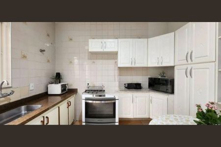 Casa à venda com 197m², 4 quartos e 2 vagas Casa à venda com 197m², 4 quartos e 2 vagasFoto 01