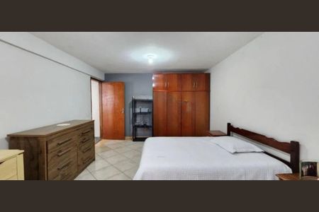 Casa à venda com 197m², 4 quartos e 2 vagas Casa à venda com 197m², 4 quartos e 2 vagasFoto 01