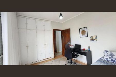 Casa à venda com 197m², 4 quartos e 2 vagas Casa à venda com 197m², 4 quartos e 2 vagasFoto 01