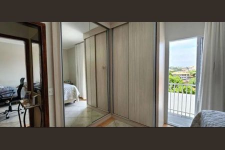 Casa à venda com 197m², 4 quartos e 2 vagas Casa à venda com 197m², 4 quartos e 2 vagasFoto 01