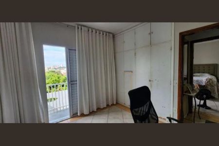 Casa à venda com 197m², 4 quartos e 2 vagas Casa à venda com 197m², 4 quartos e 2 vagasFoto 01