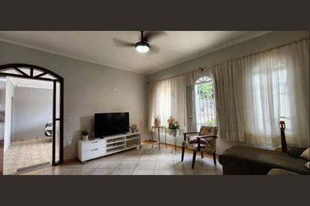 Casa à venda com 197m², 4 quartos e 2 vagas Casa à venda com 197m², 4 quartos e 2 vagasFoto 01