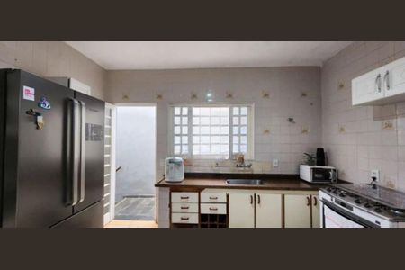 Casa à venda com 197m², 4 quartos e 2 vagas Casa à venda com 197m², 4 quartos e 2 vagasFoto 01