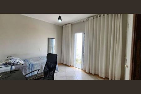 Casa à venda com 197m², 4 quartos e 2 vagas Casa à venda com 197m², 4 quartos e 2 vagasFoto 01