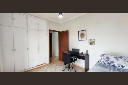 Casa à venda com 197m², 4 quartos e 2 vagas Casa à venda com 197m², 4 quartos e 2 vagasFoto 01