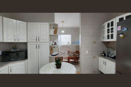 Casa à venda com 197m², 4 quartos e 2 vagas Casa à venda com 197m², 4 quartos e 2 vagasFoto 01