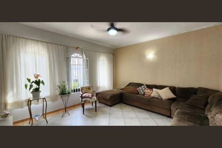 Casa à venda com 197m², 4 quartos e 2 vagas Casa à venda com 197m², 4 quartos e 2 vagasFoto 01