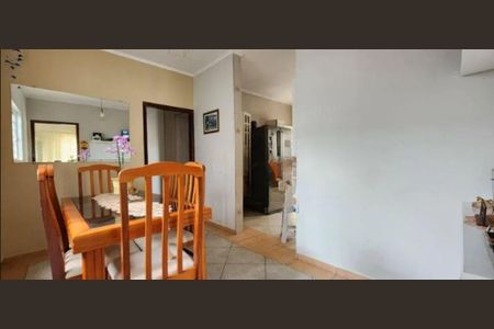 Casa à venda com 197m², 4 quartos e 2 vagas Casa à venda com 197m², 4 quartos e 2 vagasFoto 01