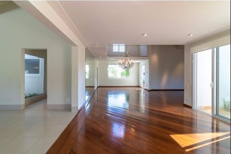 Casa de condomínio à venda com 732m², 4 quartos e 6 vagasFoto 13