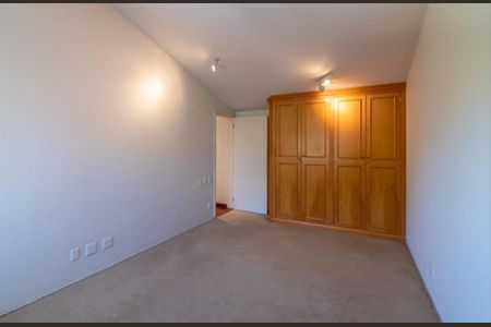 Casa de condomínio à venda com 732m², 4 quartos e 6 vagasFoto 41