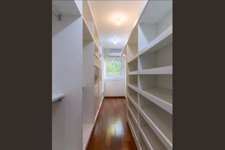 Casa de condomínio à venda com 732m², 4 quartos e 6 vagasFoto 31