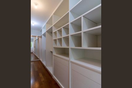 Casa de condomínio à venda com 732m², 4 quartos e 6 vagasFoto 30