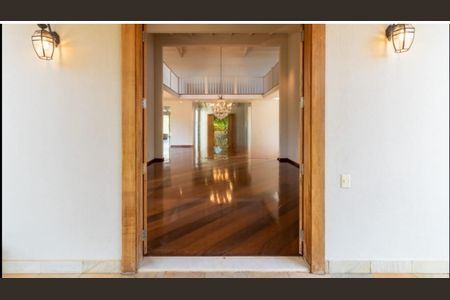 Casa de condomínio à venda com 732m², 4 quartos e 6 vagasFoto 09