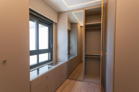Apartamento à venda com 93m², 2 quartos e 2 vagasCloset Suite
