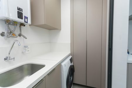Apartamento à venda com 93m², 2 quartos e 2 vagasÁrea de Serviço