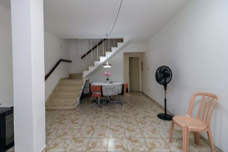 Casa à venda com 144m², 3 quartos e 1 vaga Casa à venda com 144m², 3 quartos e 1 vagaSala