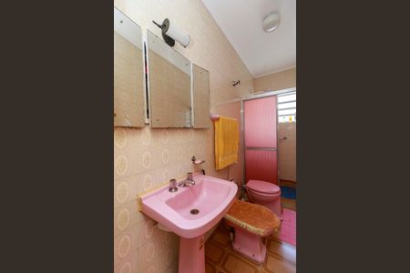 Casa à venda com 144m², 3 quartos e 1 vaga Casa à venda com 144m², 3 quartos e 1 vagaBanheiro