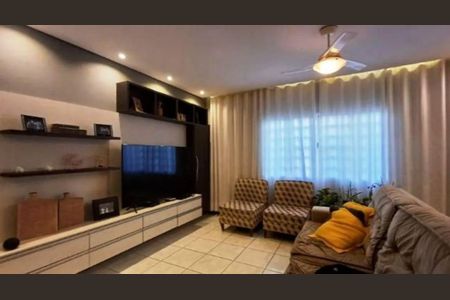 Casa à venda com 244m², 3 quartos e 3 vagas Casa à venda com 244m², 3 quartos e 3 vagasFoto 03