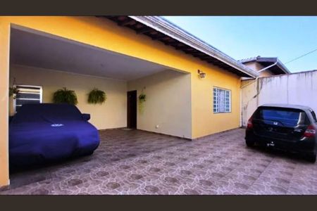 Casa à venda com 244m², 3 quartos e 3 vagas Casa à venda com 244m², 3 quartos e 3 vagasFoto 01