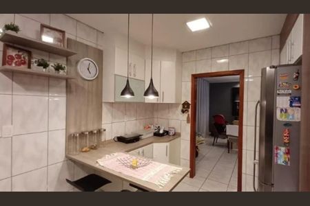 Casa à venda com 244m², 3 quartos e 3 vagas Casa à venda com 244m², 3 quartos e 3 vagasFoto 06