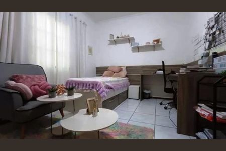 Casa à venda com 244m², 3 quartos e 3 vagas Casa à venda com 244m², 3 quartos e 3 vagasFoto 04