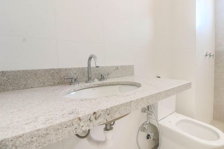 Apartamento à venda com 118m², 3 quartos e 4 vagasBanheiro da Suíte 2