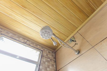 Casa para alugar com 70m², 2 quartos e 1 vaga Casa para alugar com 70m², 2 quartos e 1 vagaBanheiro