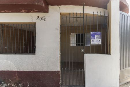 Casa para alugar com 70m², 2 quartos e 1 vaga Casa para alugar com 70m², 2 quartos e 1 vagaFachada