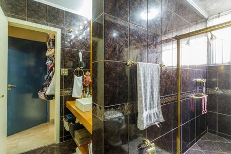 Apartamento à venda com 225m², 4 quartos e 1 vagaBanheiro da Suíte