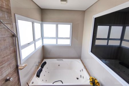 Casa de condomínio à venda com 250m², 3 quartos e 4 vagasBanheiro Suíte 3