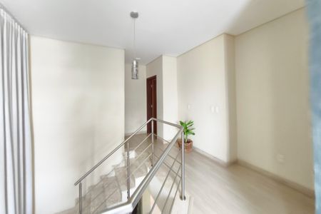 Casa de condomínio à venda com 250m², 3 quartos e 4 vagasCorredor - Quartos