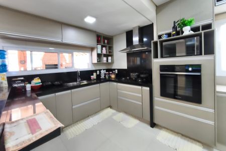 Casa de condomínio à venda com 250m², 3 quartos e 4 vagasCozinha