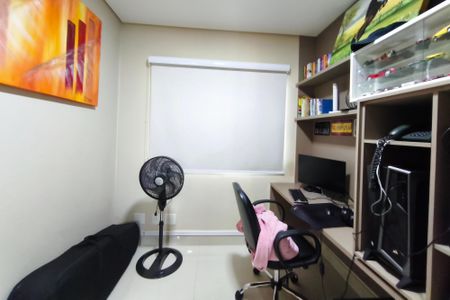 Casa de condomínio à venda com 250m², 3 quartos e 4 vagasEscritório