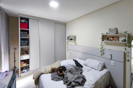 Casa de condomínio à venda com 250m², 3 quartos e 4 vagasSuíte 2