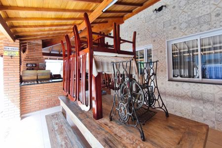 Casa de condomínio à venda com 250m², 3 quartos e 4 vagasÁrea gourmet