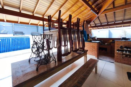 Casa de condomínio à venda com 250m², 3 quartos e 4 vagasÁrea gourmet