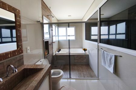 Casa de condomínio à venda com 250m², 3 quartos e 4 vagasBanheiro Suíte 3