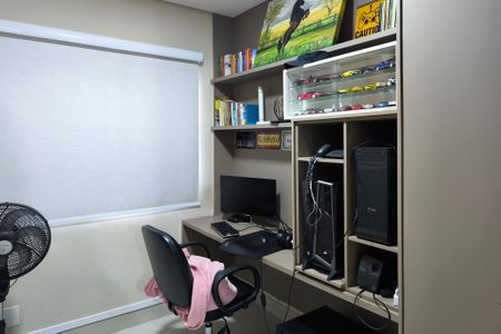 Casa de condomínio à venda com 250m², 3 quartos e 4 vagasEscritório