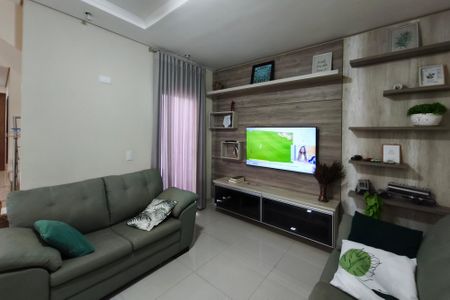 Casa de condomínio à venda com 250m², 3 quartos e 4 vagasSala de TV