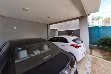 Casa de condomínio à venda com 250m², 3 quartos e 4 vagasGaragem