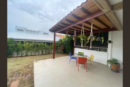 Casa de condomínio à venda com 180m², 4 quartos e 2 vagas Casa de condomínio à venda com 180m², 4 quartos e 2 vagasFoto 05