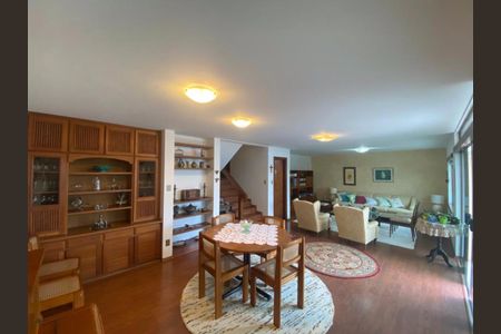 Casa de condomínio à venda com 180m², 4 quartos e 2 vagas Casa de condomínio à venda com 180m², 4 quartos e 2 vagasFoto 02